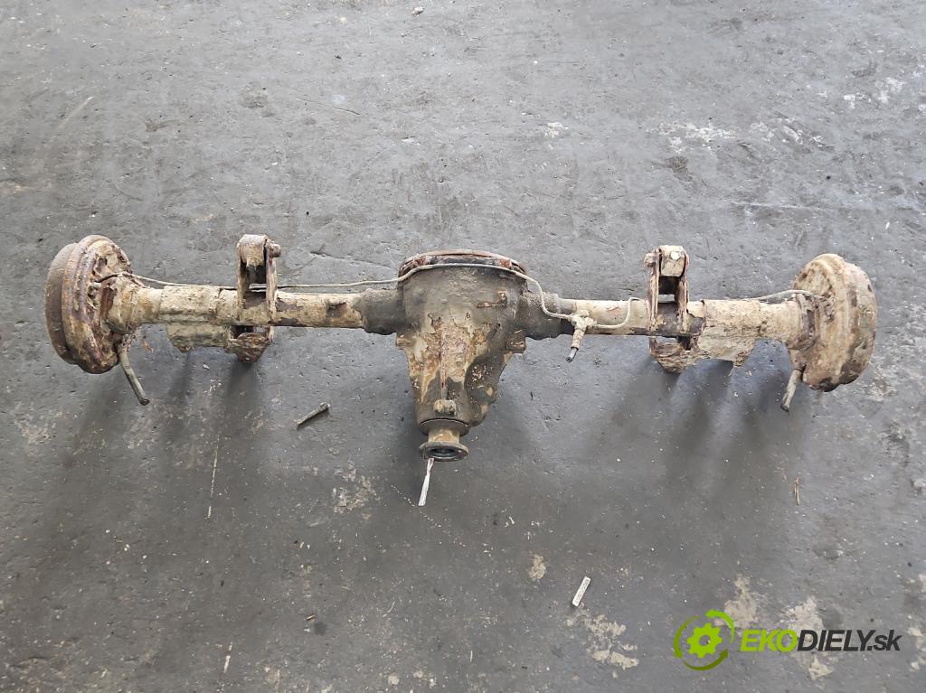 Polonez Caro / Atu 1.6 77 hp manual 57 kW 1598 cm3 4- diferenciál zadní 