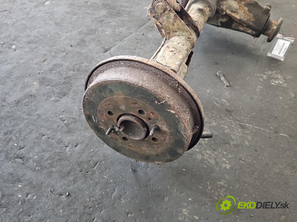 Polonez Caro / Atu 1.6 77 HP manual 57 kW 1598 cm3 4- Most: zadní: