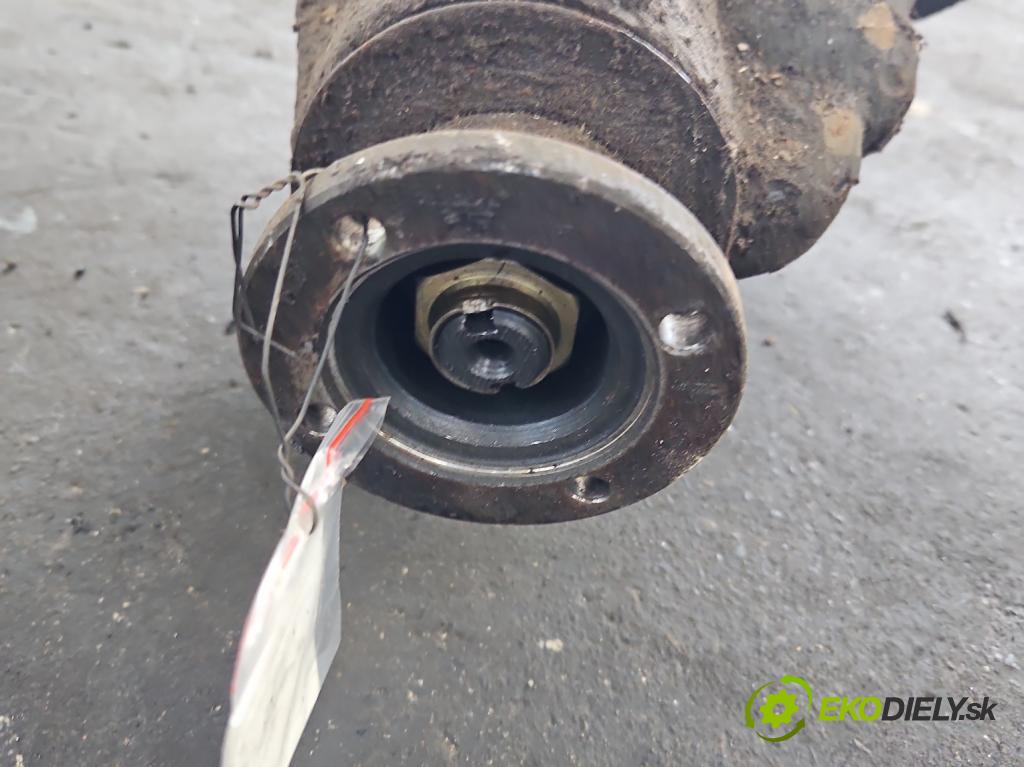 Polonez Caro / Atu 1.6 77 HP manual 57 kW 1598 cm3 4- Most: zadní: