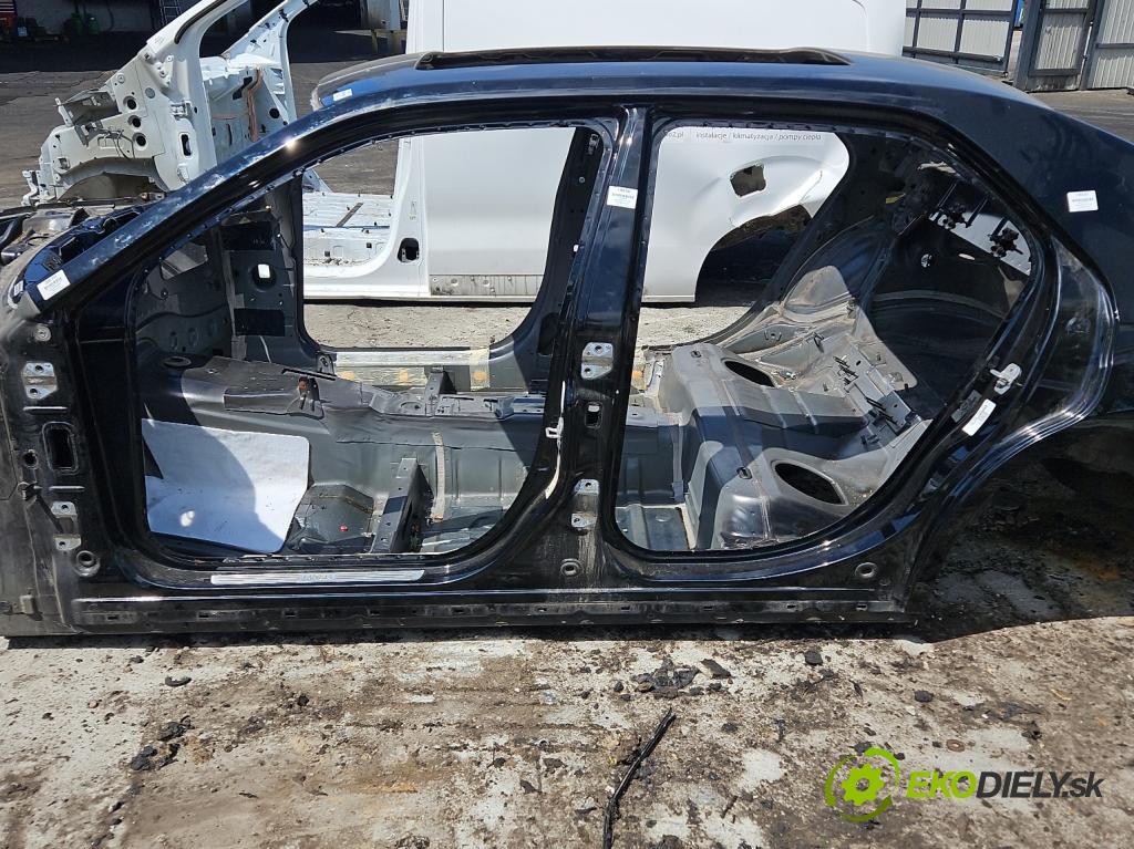 Lancia Thema II 2011-2014 3.0 CRD 239KM automatic 176 kW 2987 cm3 4- práh levý  (Karoserie ostatní)