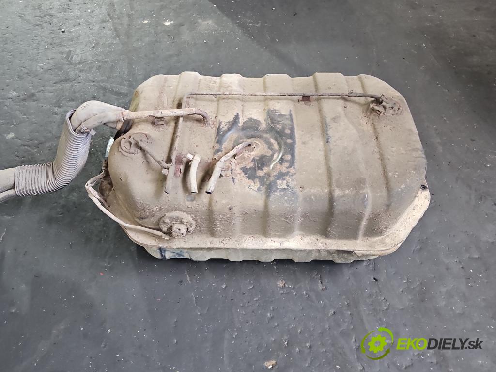 Opel Monterey 1992-1999 3.0 TD manual 117 kW 2999 cm3 5- Nádrž: palivo  (Palivová nádrž)