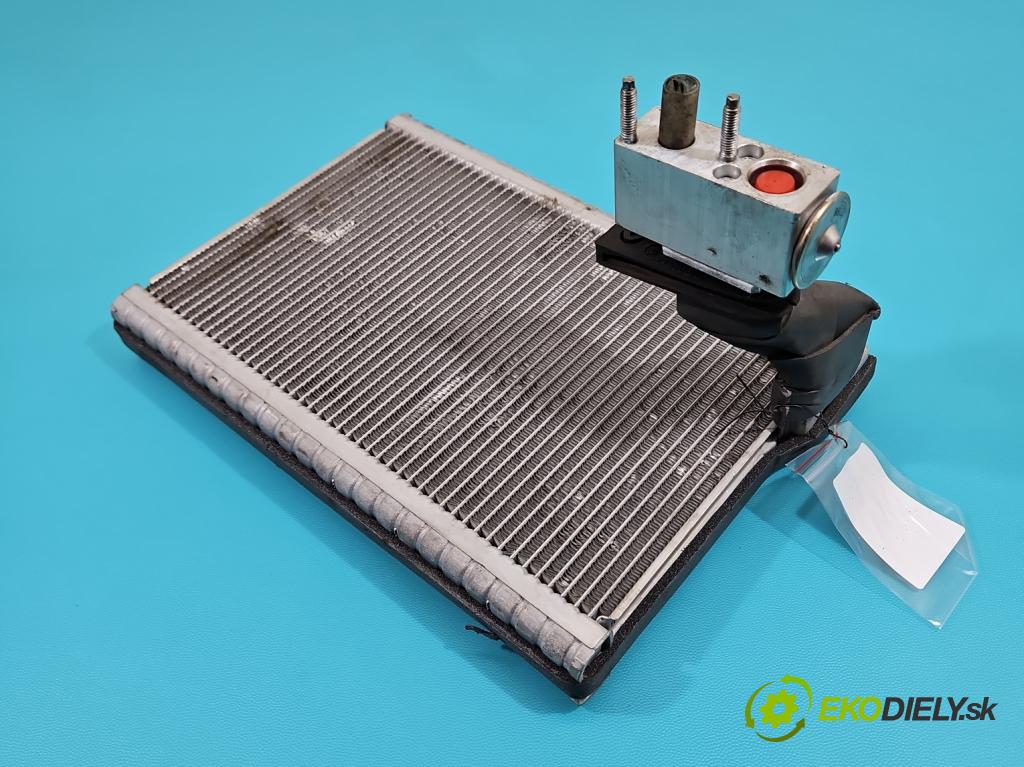 Peugeot Expert III 2016- 2.0 hdi 122 hp manual 90 kW 1997 cm3 5- radiátor  (Radiátory topení)