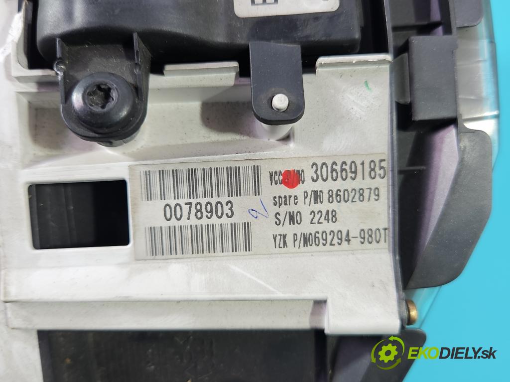 Volvo V50 2.0 hdi 136 HP manual 100 kW 1997 cm3 5- prístrojovka/ budíky 30669185 (Prístrojová doska)