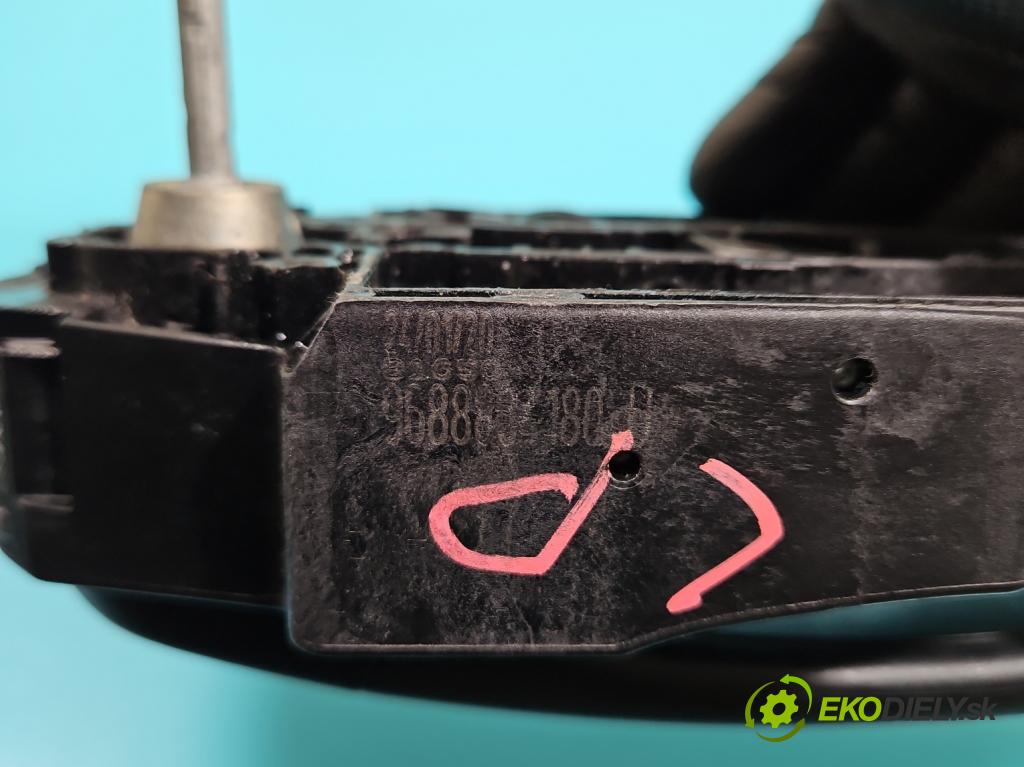 Peugeot Expert III 2016- 2.0 hdi 122 HP manual 90 kW 1997 cm3 5- rukoväť predné ľavé mimo: 9688834180 (Kľučka dverí vonkajšia predná ľavá)