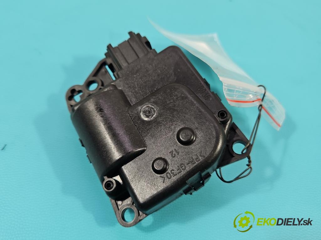 Lancia Thema II 2011-2014 3.0 CRD 239KM automatic 176 kW 2987 cm3 4- motorek topení M8679001