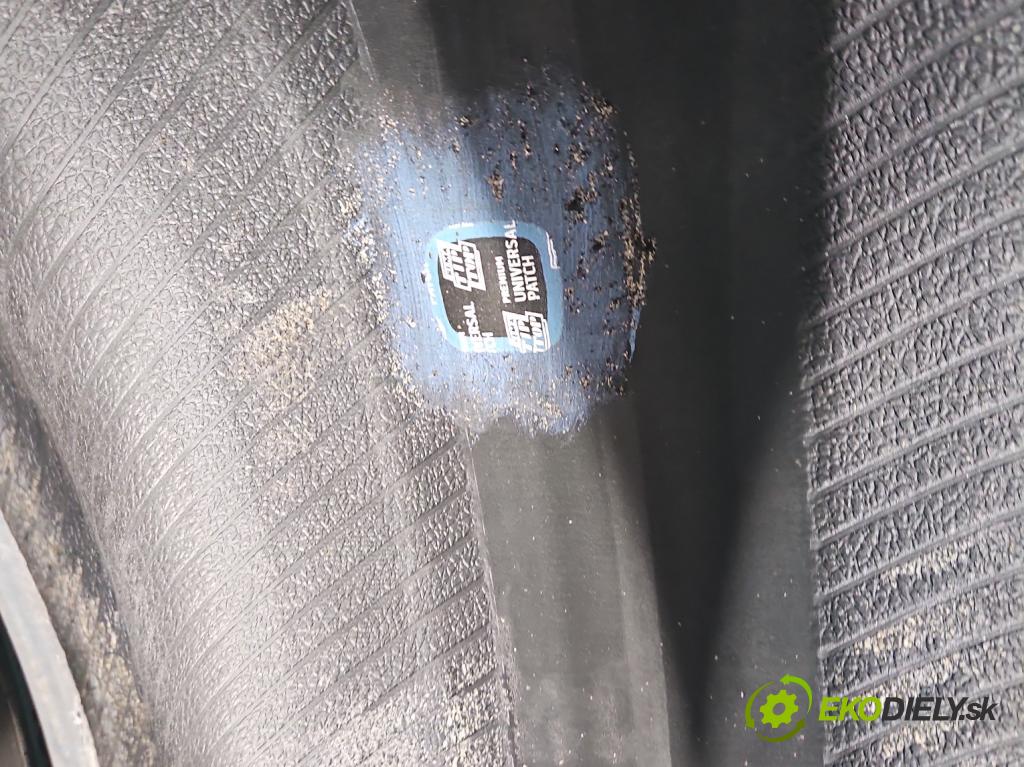 Lancia Thema II 2011-2014 3.0 CRD 239KM automatic 176 kW 2987 cm3 4- pneumatika zimné pár