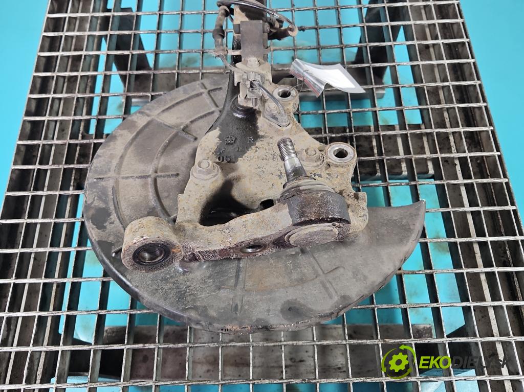 Lancia Thema II 2011-2014 3.0 CRD 239KM automatic 176 kW 2987 cm3 4- náboj pravé 05168402AC (Náboj kola)