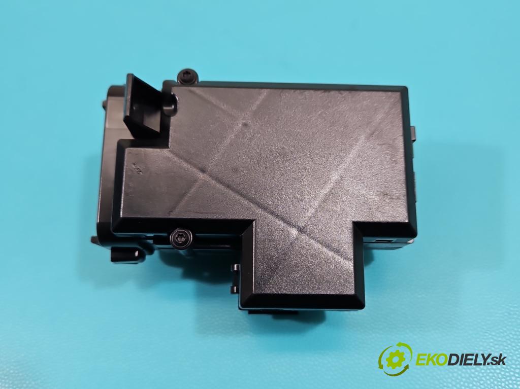 Audi A5 8T 2007-2016 2.0 TFSI 211KM manual 155 kW 1984 cm3 5- Spínačka 8K0909131D (Spínacia skrinka)