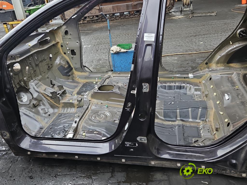 Honda HR-V II 2013-2021 1.5 16V 131 hp manual 96 kW 1498 cm3 5- práh levý  (Karoserie ostatní)