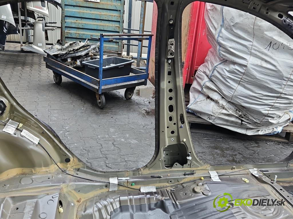 Honda HR-V II 2013-2021 1.5 16V 131 hp manual 96 kW 1498 cm3 5- práh levý  (Karoserie ostatní)