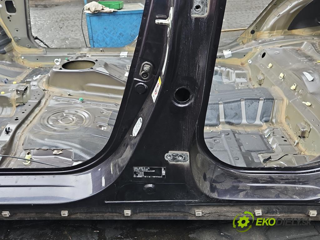 Honda HR-V II 2013-2021 1.5 16V 131 hp manual 96 kW 1498 cm3 5- práh levý  (Karoserie ostatní)