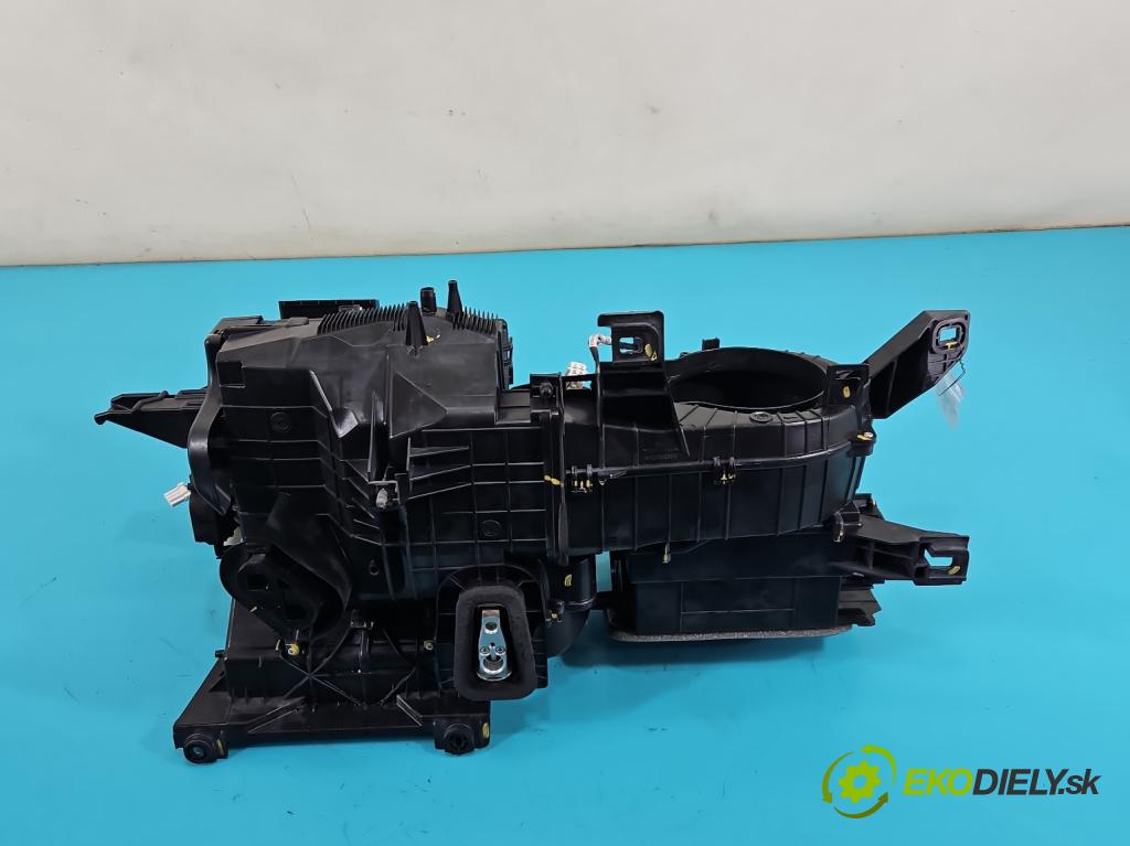 Honda HR-V II 2013-2021 1.5 16V 131 hp manual 96 kW 1498 cm3 5- radiátor 79020-T8K-G810-M1 (Radiátory topení)