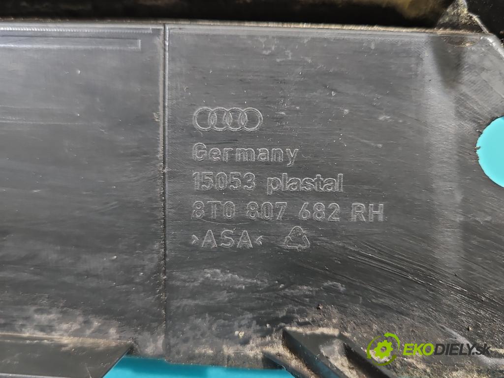 Audi A5 8T 2007-2016 2.0 TFSI 211KM manual 155 kW 1984 cm3 5- blenda mriežka: nárazník pravé 8T0807682
