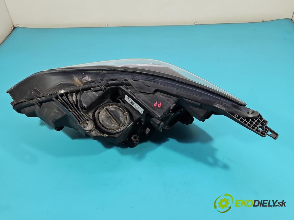 Opel Astra V  2015- 1.6 cdti 110 HP manual 81 kW 1598 cm3 5- Reflektor: pravý 39111144 (Svetlo predné pravé)
