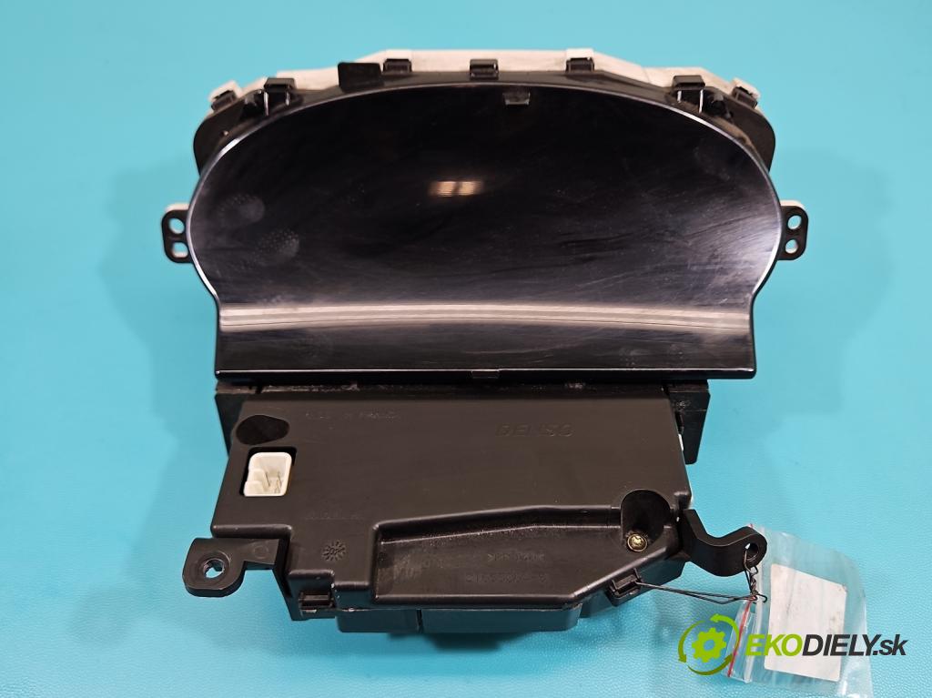 Toyota Yaris I 1999-2005 1.0 vvti 68 HP manual 50 kW 998 cm3 5- prístrojovka/ budíky 83800-0D010 (Prístrojová doska)