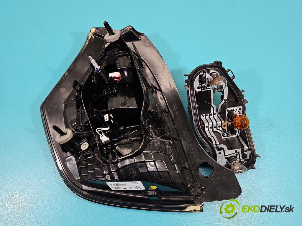 Renault Twingo III 2014-2024 0.0 82 HP automatic 60 kW  5- svetlo / reflektor zadné pravé 265503121R (Kľučka dverí ostatné)