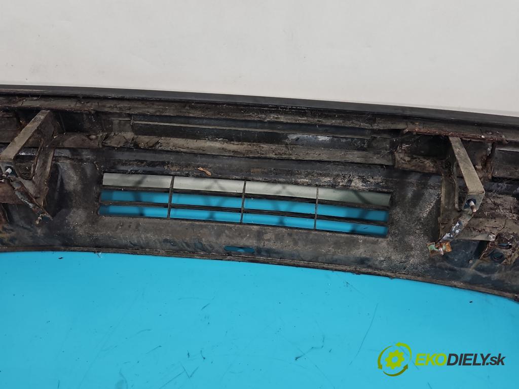 Polonez Caro / Atu 1.6 77 hp manual 57 kW 1598 cm3 4- nárazník přední  (Klika dveří ostatní)