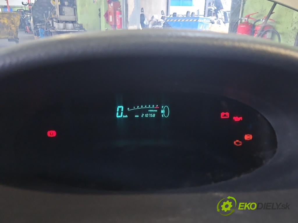 Toyota Yaris I 1999-2005 1.0 vvti 68 HP manual 50 kW 998 cm3 5- prístrojovka/ budíky 21658090-7 (Prístrojová doska)