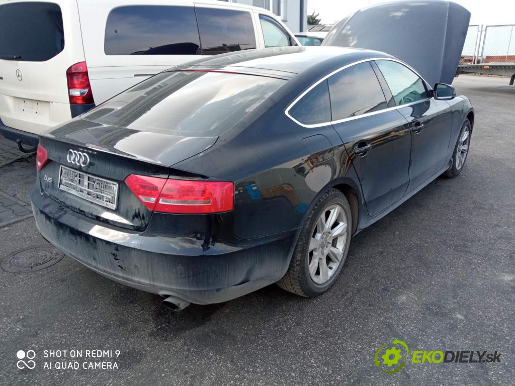 Audi A5 8T 2007-2016 2.0 TFSI 211KM manual 155 kW 1984 cm3 5- blatnik přední pravý  (Klika dveří ostatní)