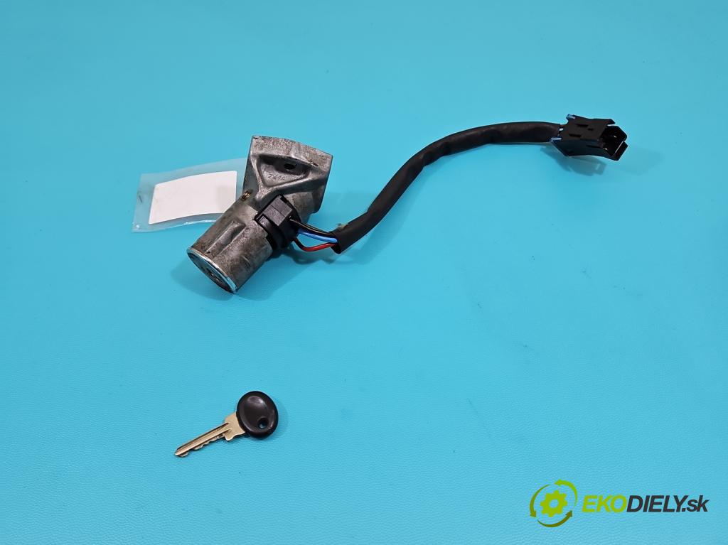 Polonez Caro / Atu 1.6 77 HP manual 57 kW 1598 cm3 4- Spínačka  (Spínacia skrinka)