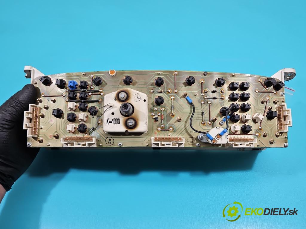 Polonez Caro / Atu 1.6 77 HP manual 57 kW 1598 cm3 4- prístrojovka/ budíky 135CB0A9080 (Prístrojová doska)