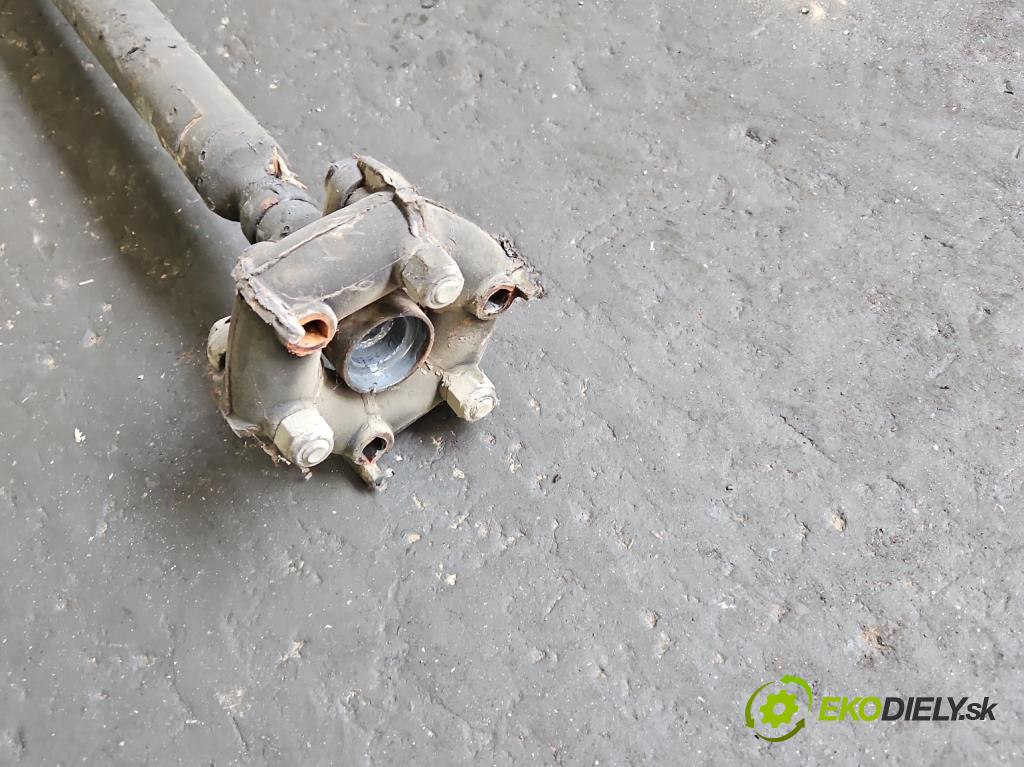 Polonez Caro / Atu 1.6 77 HP manual 57 kW 1598 cm3 4- Hřídel: zadné  (Kardaňový hriadeľ)