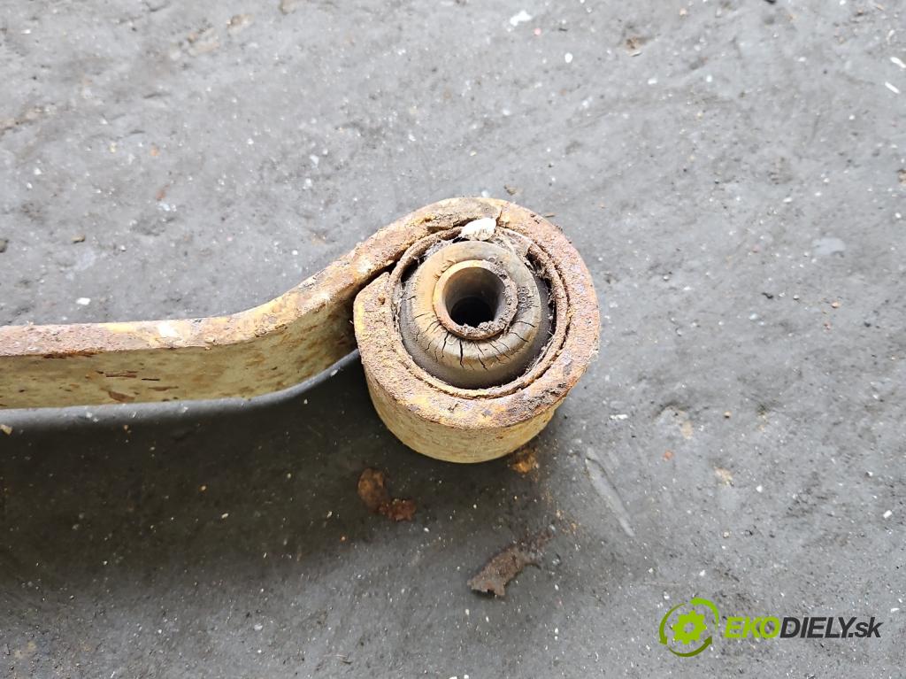 Polonez Caro / Atu 1.6 77 HP manual 57 kW 1598 cm3 4- listové pero zadné