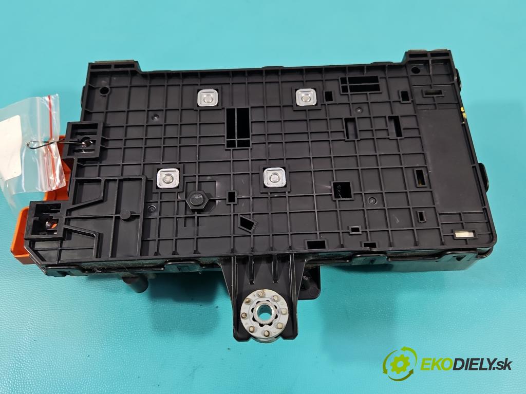 Kia Niro I 2016-2022 1.6 GDI 105 HP automatic 77.2 kW 1580 cm3 5- riadiaca jednotka ostatné 37514-G2110