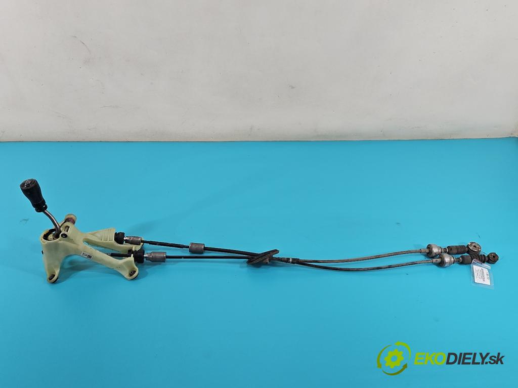 Honda HR-V II 2013-2021 1.5 16V 131 HP manual 96 kW 1498 cm3 5- Páka: Změny: stupeň,rýchlosť  (Rýchlostná páka (kulisa))