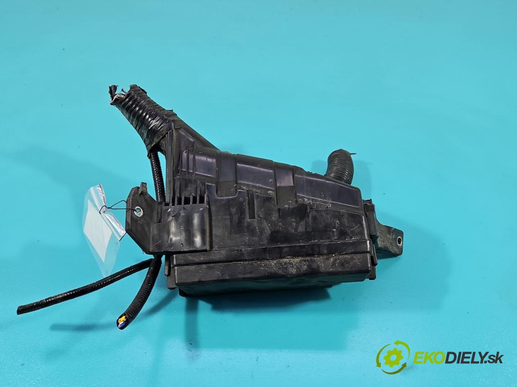 Honda HR-V II 2013-2021 1.5 16V 131 hp manual 96 kW 1498 cm3 5- skříňka pojistková  (Pojistková skříňka)