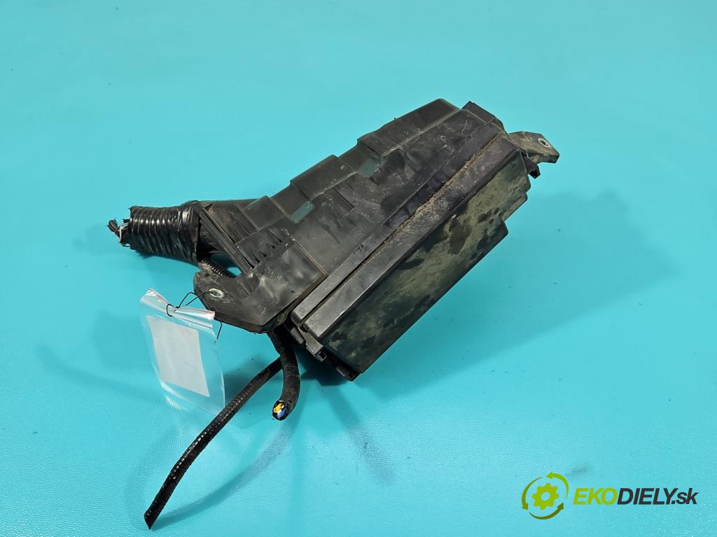 Honda HR-V II 2013-2021 1.5 16V 131 hp manual 96 kW 1498 cm3 5- skříňka pojistková  (Pojistková skříňka)