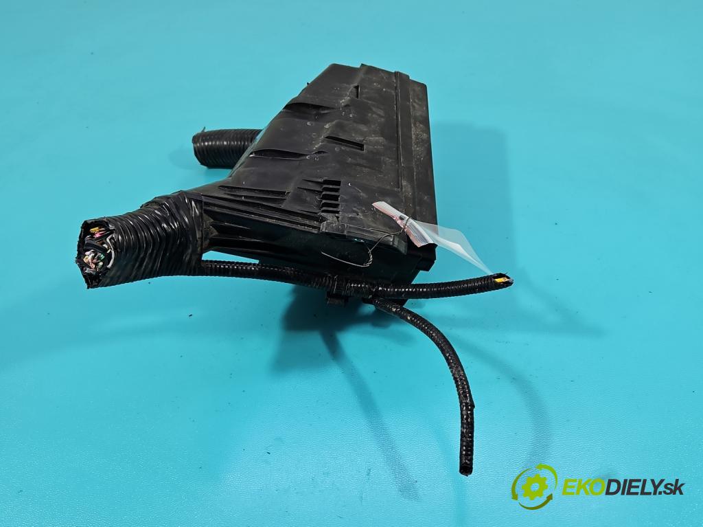 Honda HR-V II 2013-2021 1.5 16V 131 hp manual 96 kW 1498 cm3 5- skříňka pojistková  (Pojistková skříňka)