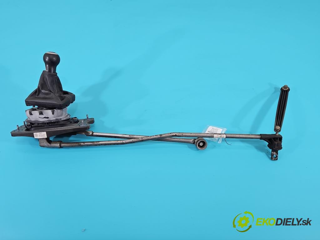 Audi A5 8T 2007-2016 2.0 TFSI 211KM manual 155 kW 1984 cm3 5- Páka: Změny: stupeň,rýchlosť 8K0711025K (Rýchlostná páka (kulisa))