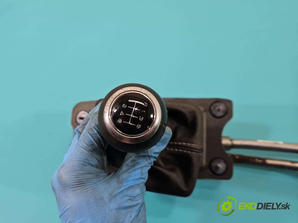 Audi A5 8T 2007-2016 2.0 TFSI 211KM manual 155 kW 1984 cm3 5- Páka: Změny: stupeň,rýchlosť 8K0711025K (Rýchlostná páka (kulisa))