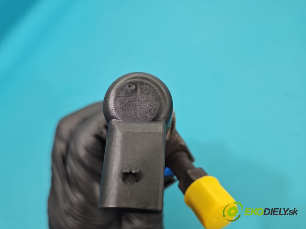 Volvo V50 2.0 hdi 136 HP manual 100 kW 1997 cm3 5- vstrek 9647247280 (Vstrekovač paliva)