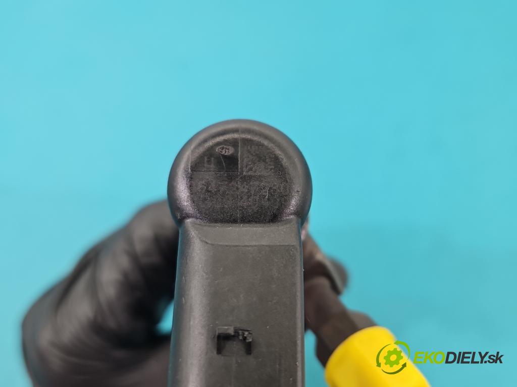 Volvo V50 2.0 hdi 136 HP manual 100 kW 1997 cm3 5- vstrek 9647247280 (Vstrekovač paliva)