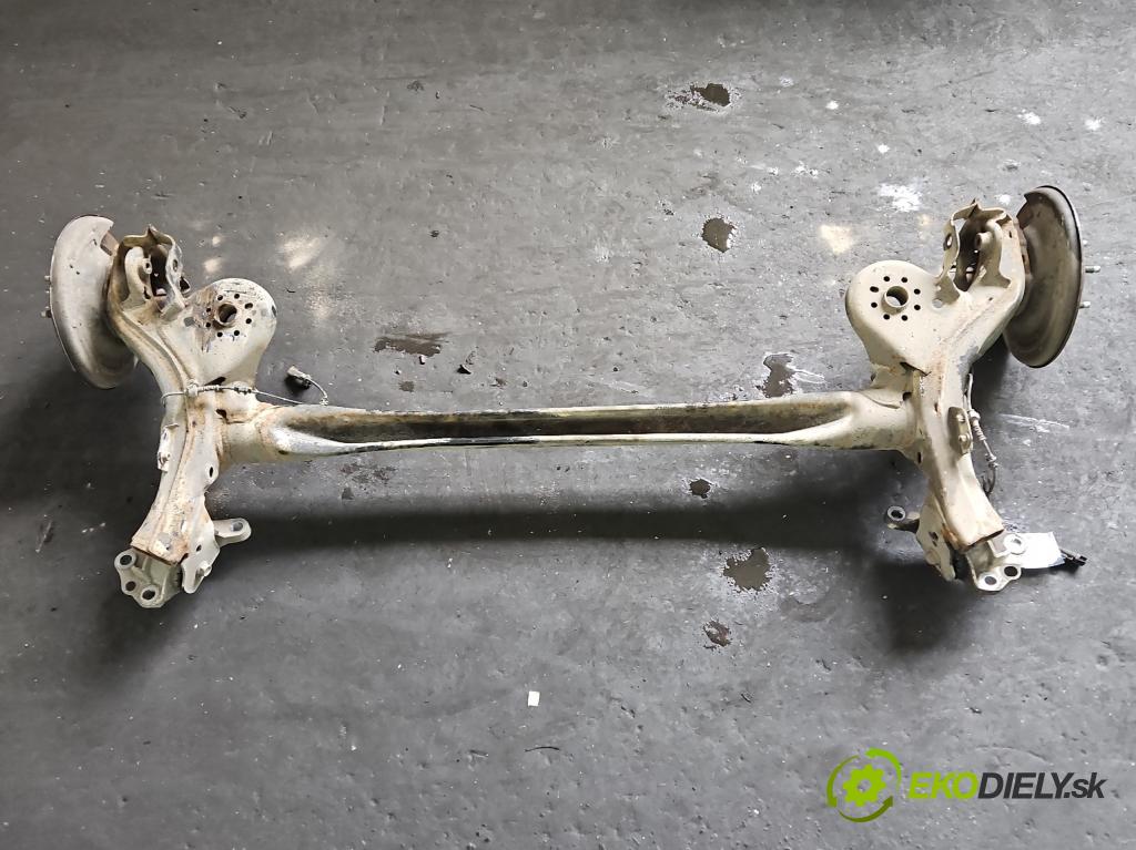 Opel Astra V  2015- 1.6 cdti 110 hp manual 81 kW 1598 cm3 5- zadní výztuha  (Výztuhy zadní)