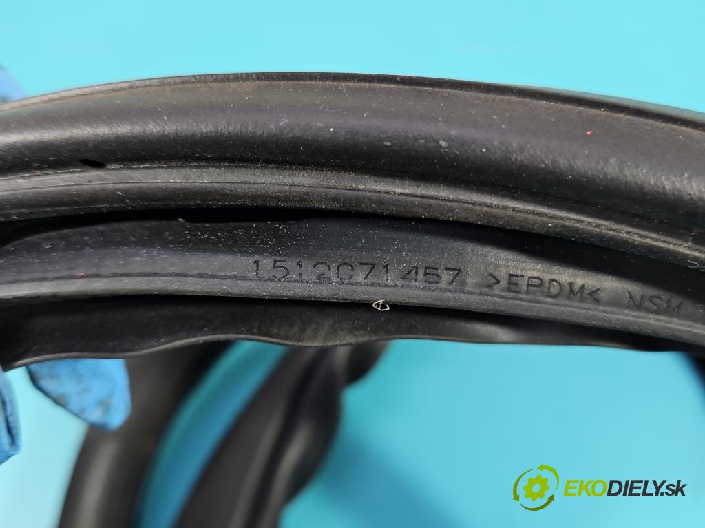 Honda HR-V II 2013-2021 1.5 16V 131 hp manual 96 kW 1498 cm3 5- Těsnění: dveře zadní levé 1512071457 (Ostatní)