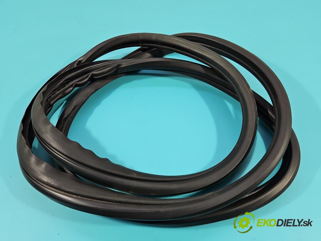 Honda HR-V II 2013-2021 1.5 16V 131 hp manual 96 kW 1498 cm3 5- Těsnění: dveře zadní levé 1512071457 (Ostatní)