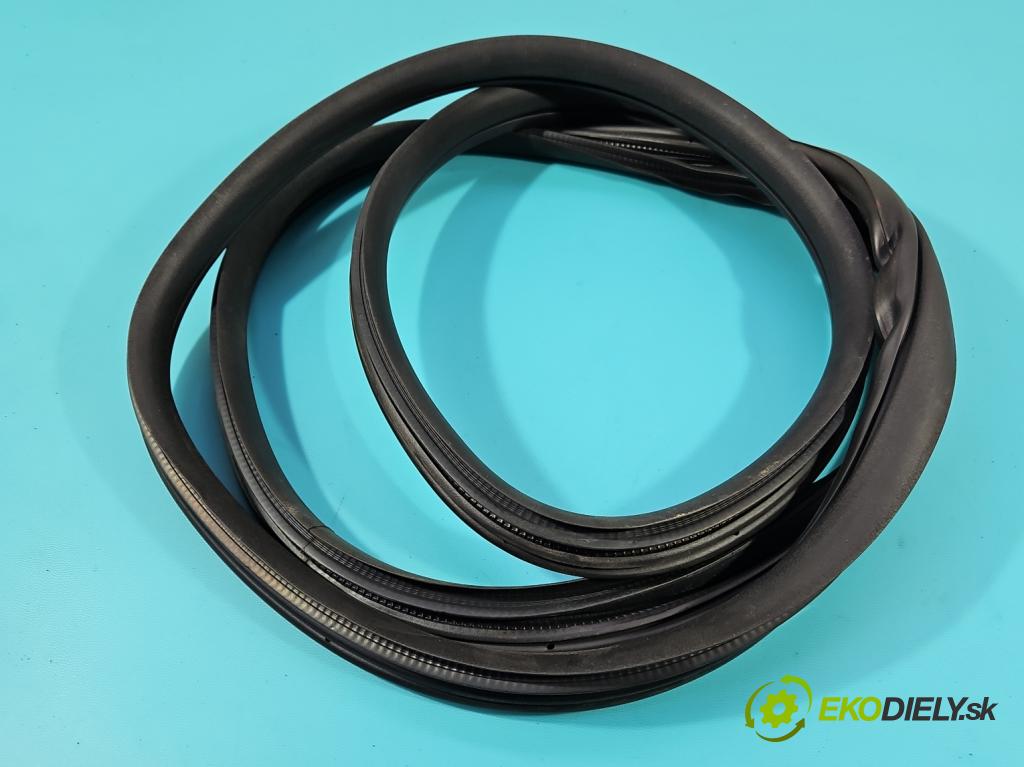 Honda HR-V II 2013-2021 1.5 16V 131 hp manual 96 kW 1498 cm3 5- Těsnění: dveře zadní pravé 1512071518 (Ostatní)