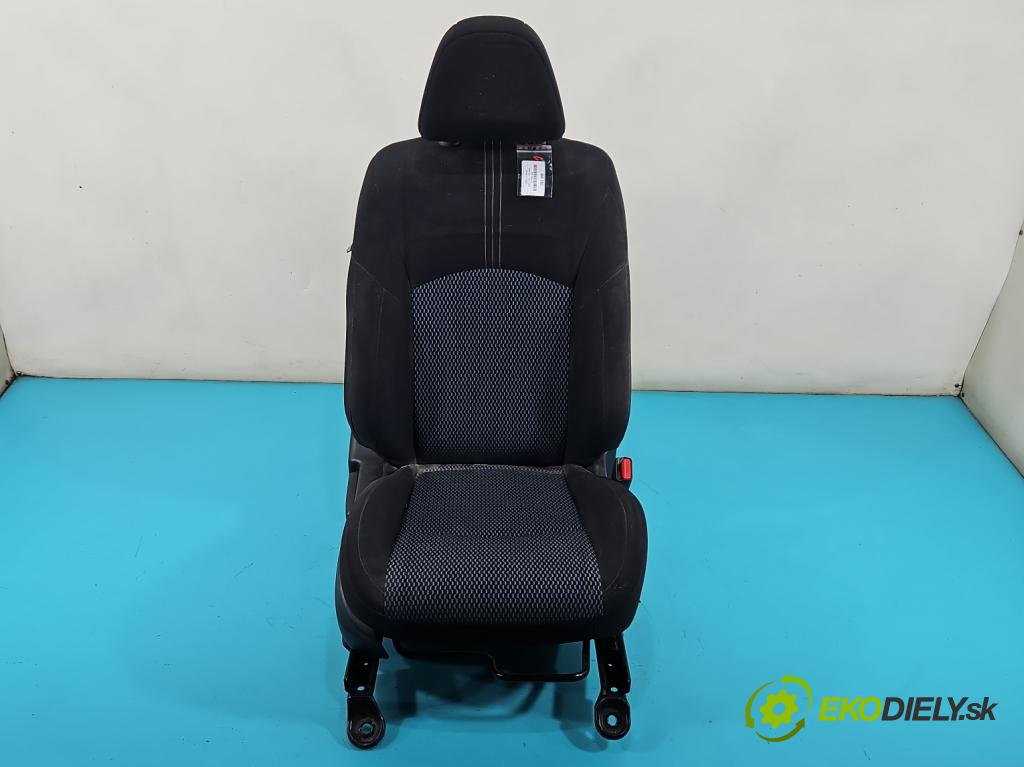 Nissan Note II 2012-2016 1.2 16V 80 hp manual 59 kW 1198 cm3 5- Sedadlo pravý  (Sedačky, sedadla)