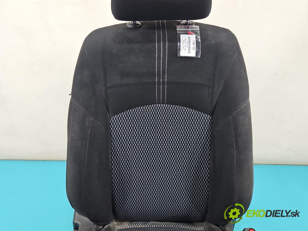 Nissan Note II 2012-2016 1.2 16V 80 hp manual 59 kW 1198 cm3 5- Sedadlo pravý  (Sedačky, sedadla)