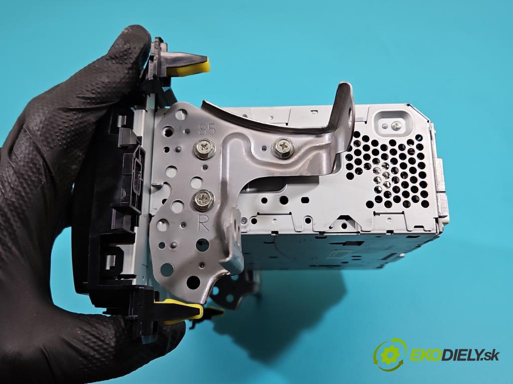 Toyota Yaris III 2011-2020 1.4 D4D 90 HP manual 66 kW 1364 cm3 5- Radio originál 86140-0D010