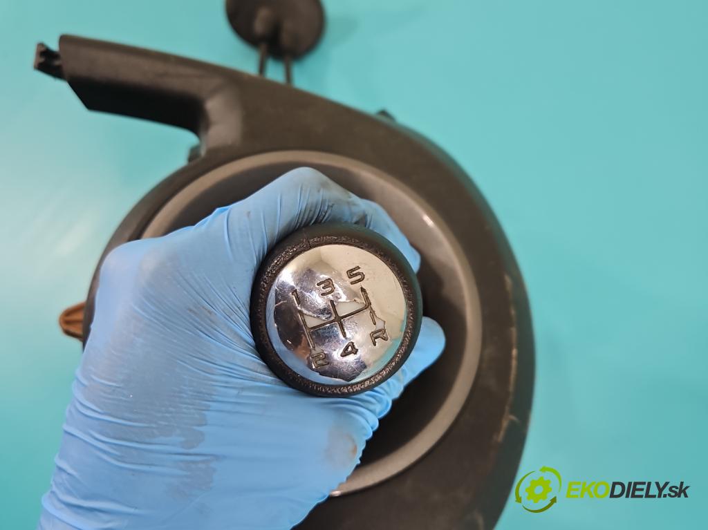 Citroen C4 Grand picasso I 2006-2013 1,8.0 18V 125 HP manual 92 kW 1749 cm3 5- Páka: Změny: stupeň,rýchlosť 9683348980 (Rýchlostná páka (kulisa))