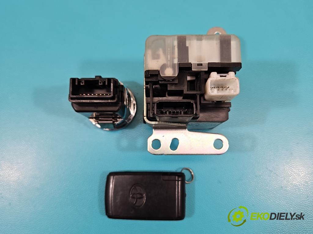 Toyota Corolla Verso II 2004-2009 1.6 vvti 110 HP manual 81 kW 1598 cm3 5- riadiaca jednotka motora 89661-0F070