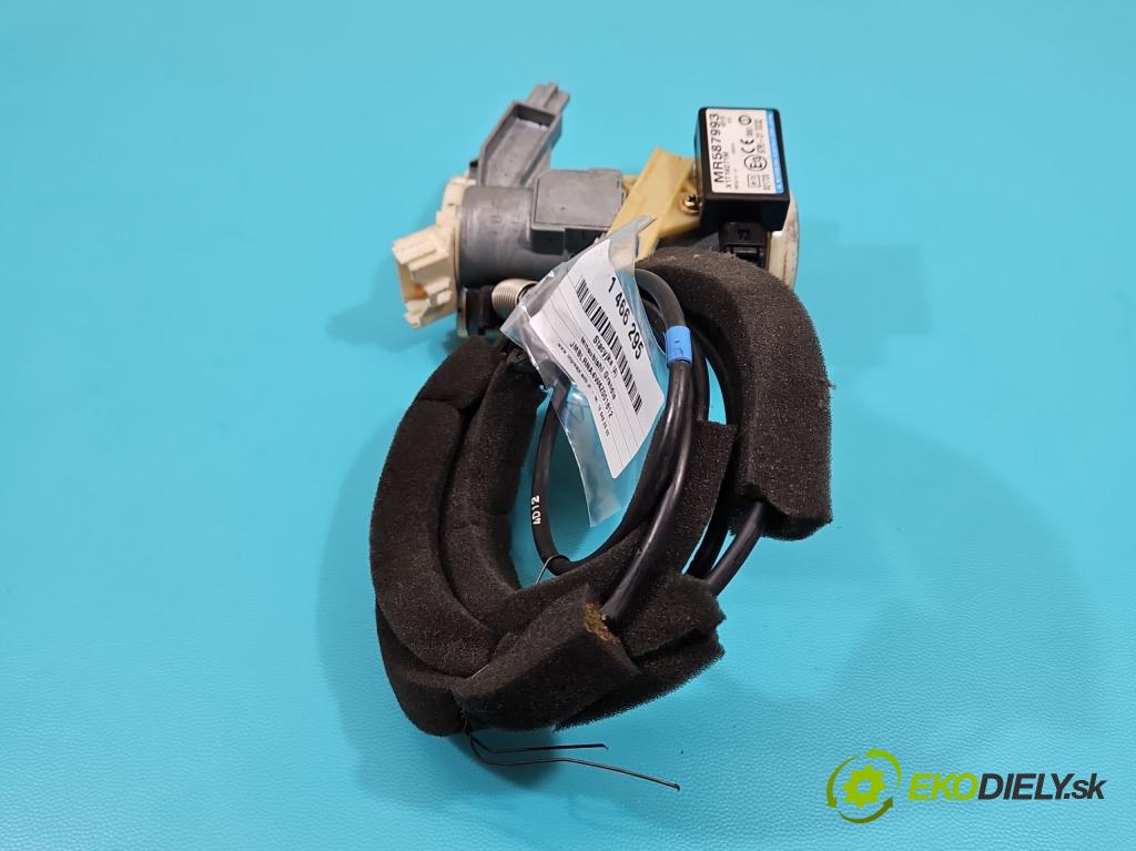 Mitsubishi Grandis 2.4 16V 165 HP automatic 121 kW 2378 cm3 5- Spínačka  (Spínacia skrinka)