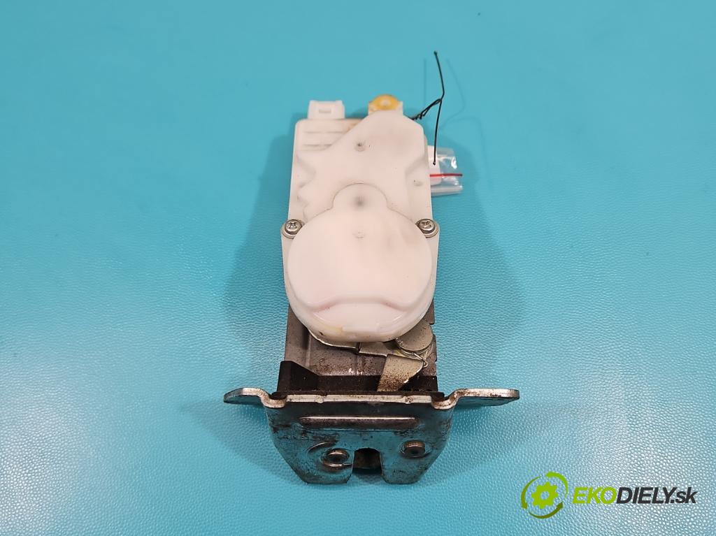 Mitsubishi Grandis 2.4 16V 165 hp automatic 121 kW 2378 cm3 5- zámek kufrových dveří zadní