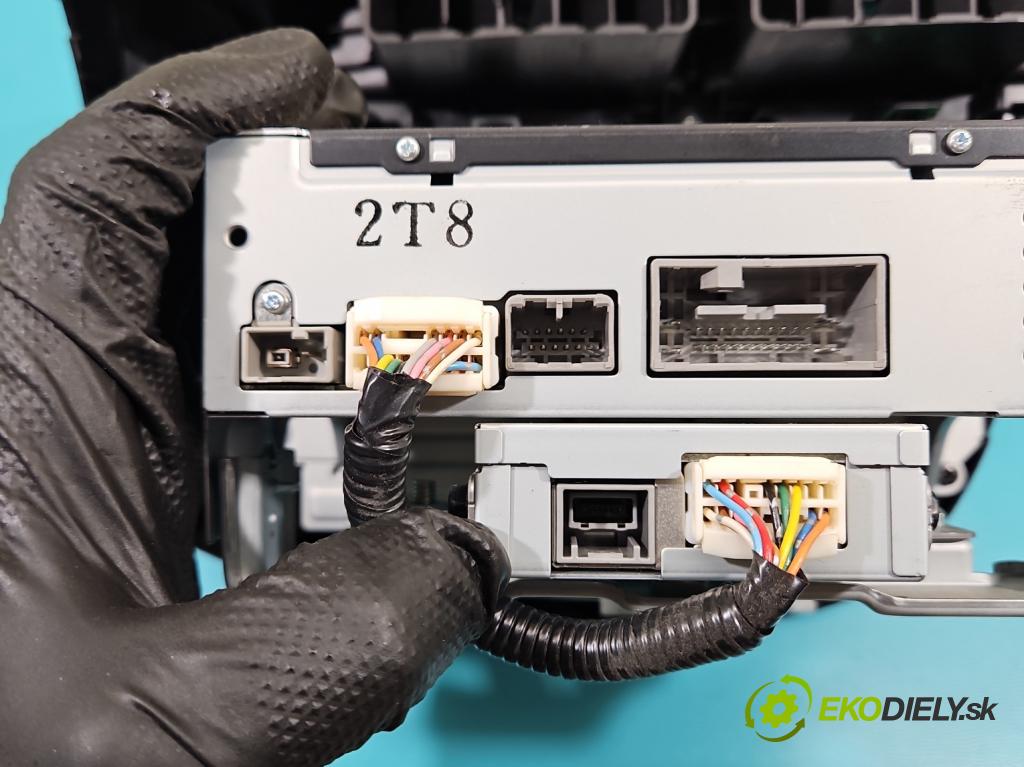 Honda Jazz III 2008-2014 1.3 16V 88 HP automatic 65 kW 1339 cm3 5- Radio originál 39101-TF2-G211-M1