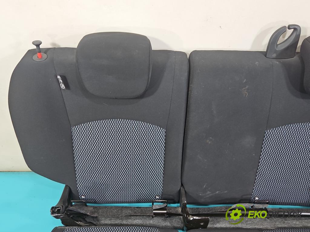 Nissan Note II 2012-2016 1.2 16V 80 HP manual 59 kW 1198 cm3 5- Pohovka: zadné  (Sedadlo)