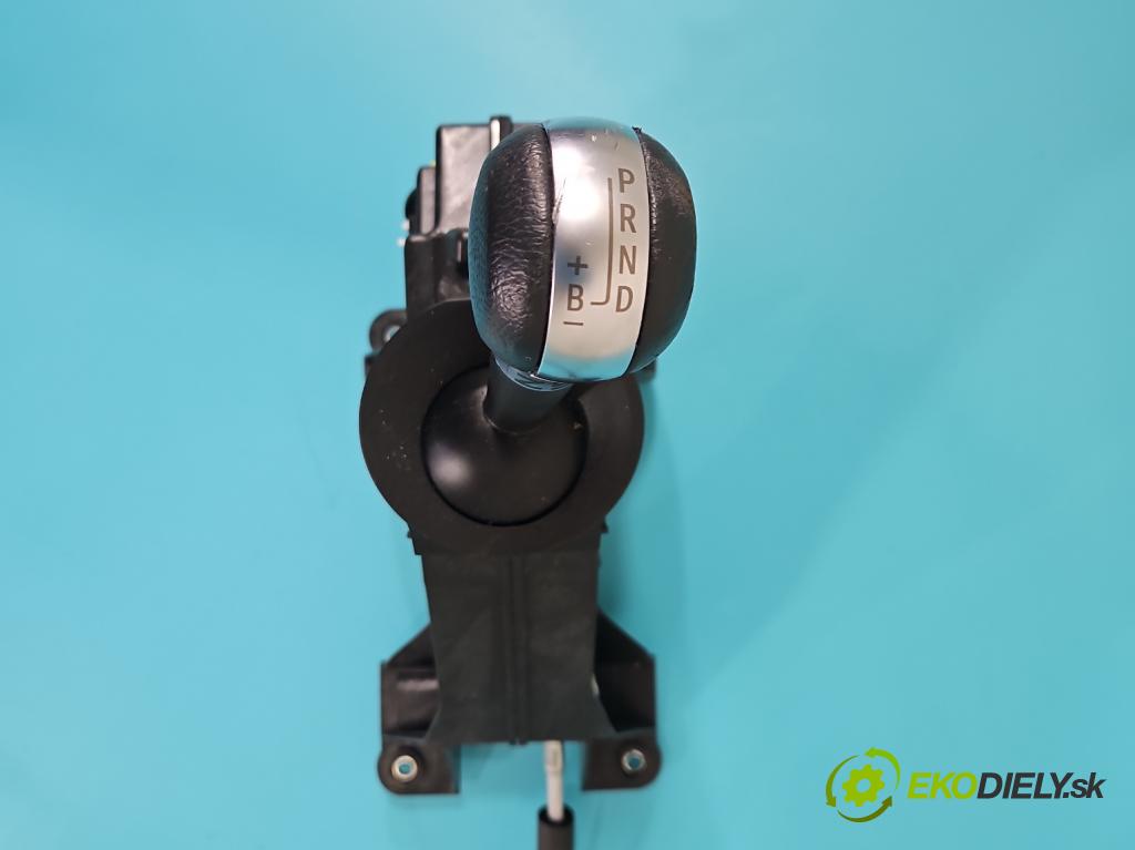 Renault Twingo III 2014-2024 0.0 82 HP automatic 60 kW  5- Páka: Změny: stupeň,rýchlosť 349015873R (Rýchlostná páka (kulisa))